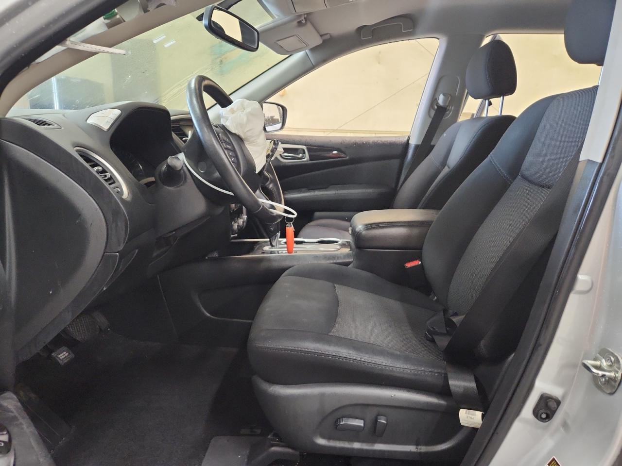 2019 Nissan Pathfinder S VIN: 5N1DR2MN2KC629233 Lot: 65849465
