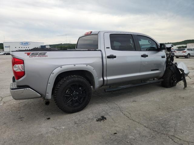  TOYOTA TUNDRA 2018 Srebrny