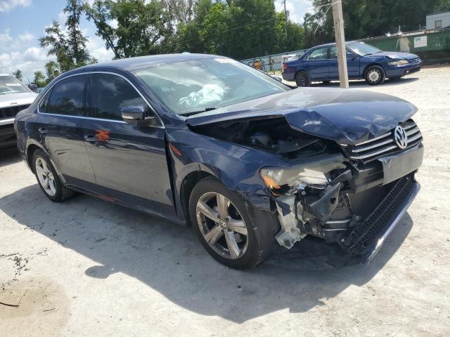 Sedans VOLKSWAGEN PASSAT 2015 Granatowy