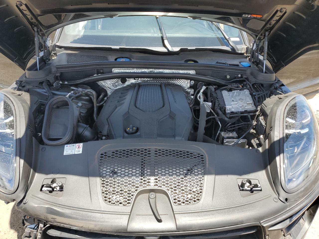 2024 Porsche Macan Base VIN: WP1AA2A51RLB15160 Lot: 64686685