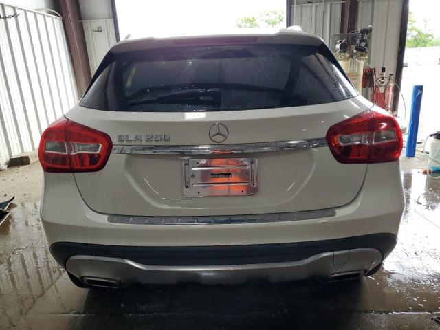  MERCEDES-BENZ GLA-CLASS 2018 Biały