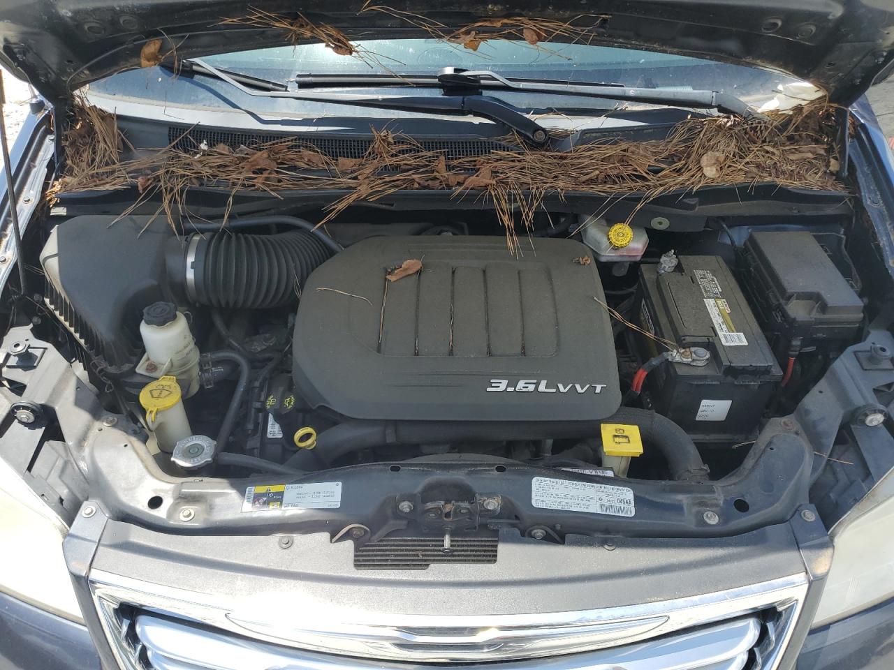 2013 Chrysler Town & Country Touring VIN: 2C4RC1BG2DR744984 Lot: 65372175