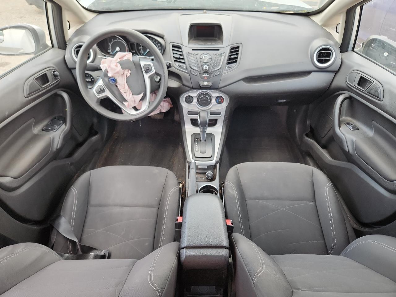 3FADP4BJ2KM128708 2019 Ford Fiesta Se