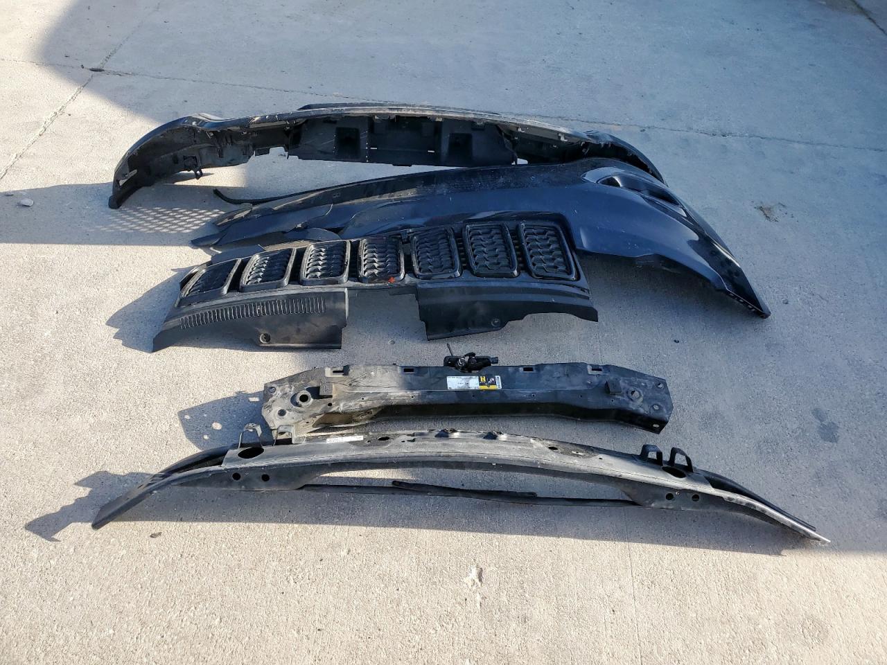 2017 Jeep Grand Cherokee Laredo VIN: 1C4RJFAG5HC889813 Lot: 63331865
