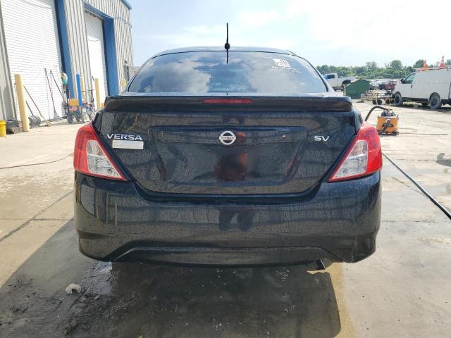  NISSAN VERSA 2018 Czarny