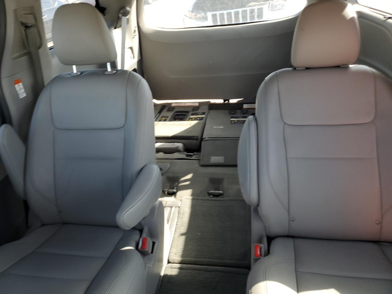 2015 Toyota Sienna Xle VIN: 5TDDK3DC2FS114508 Lot: 63118805