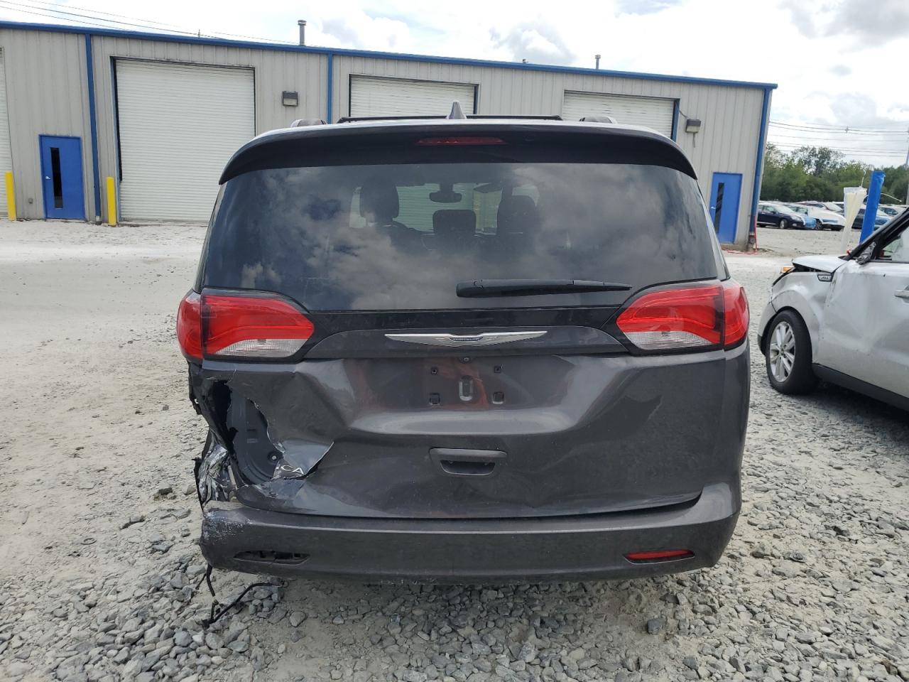 2017 Chrysler Pacifica Touring VIN: 2C4RC1DG2HR588383 Lot: 65319945