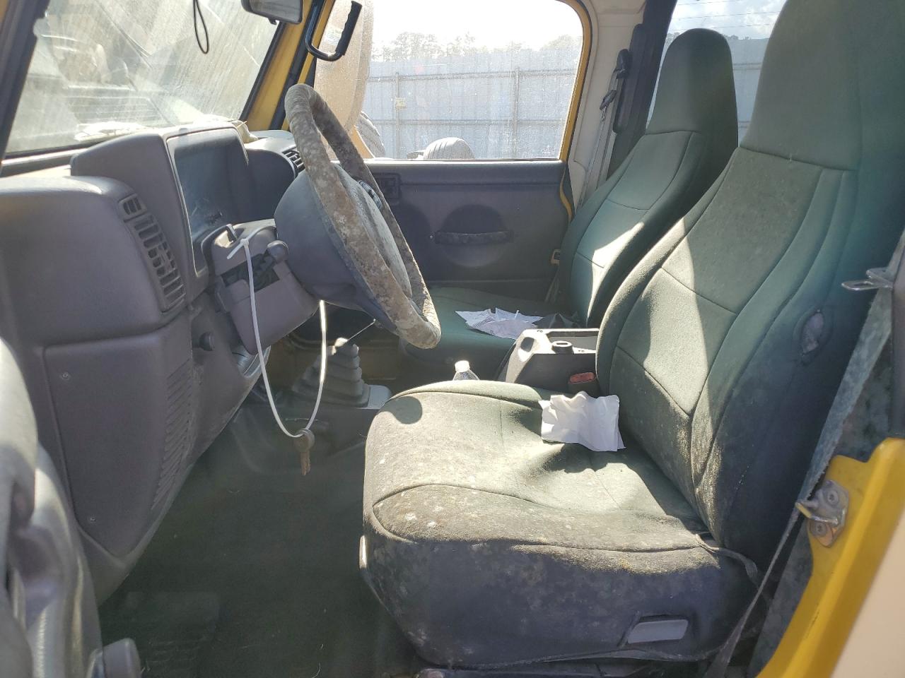 2000 Jeep Wrangler / Tj Sport VIN: 1J4FA49SXYP745676 Lot: 63096755