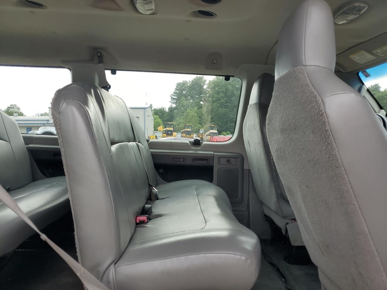 2013 Ford Econoline E350 Super Duty Wagon VIN: 1FBSS3BL4DDB08412 Lot: 63999845