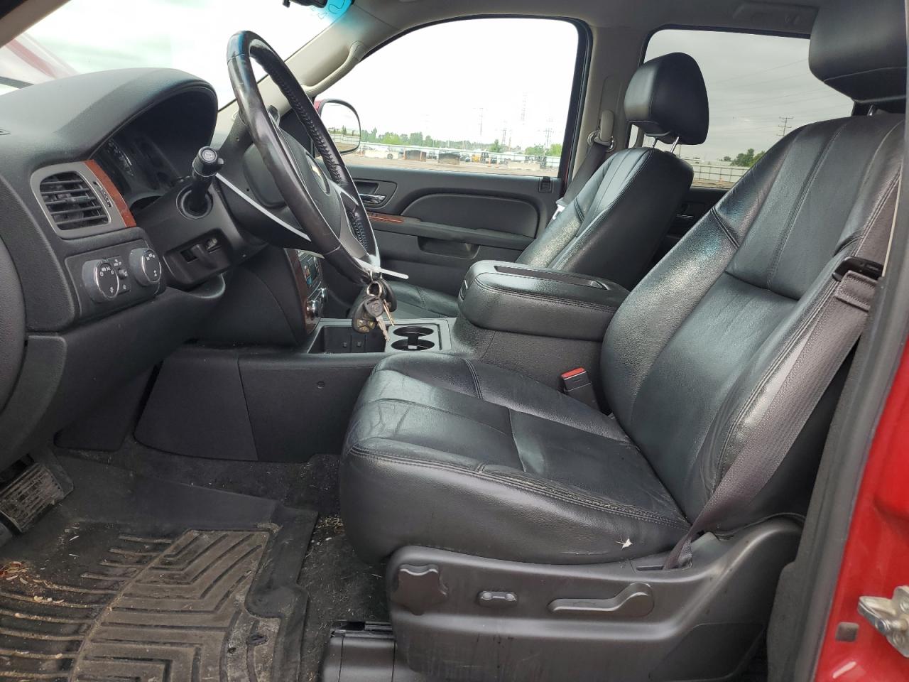 2013 Chevrolet Suburban K1500 Lt VIN: 1GNSKJE7XDR322992 Lot: 64729035