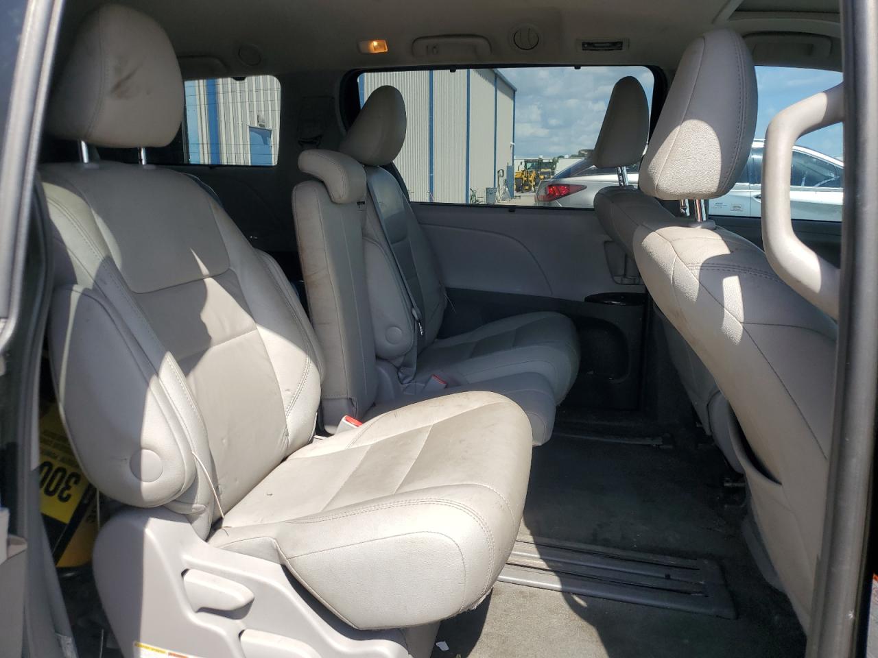2017 Toyota Sienna Xle VIN: 5TDYZ3DC5HS886338 Lot: 65059215