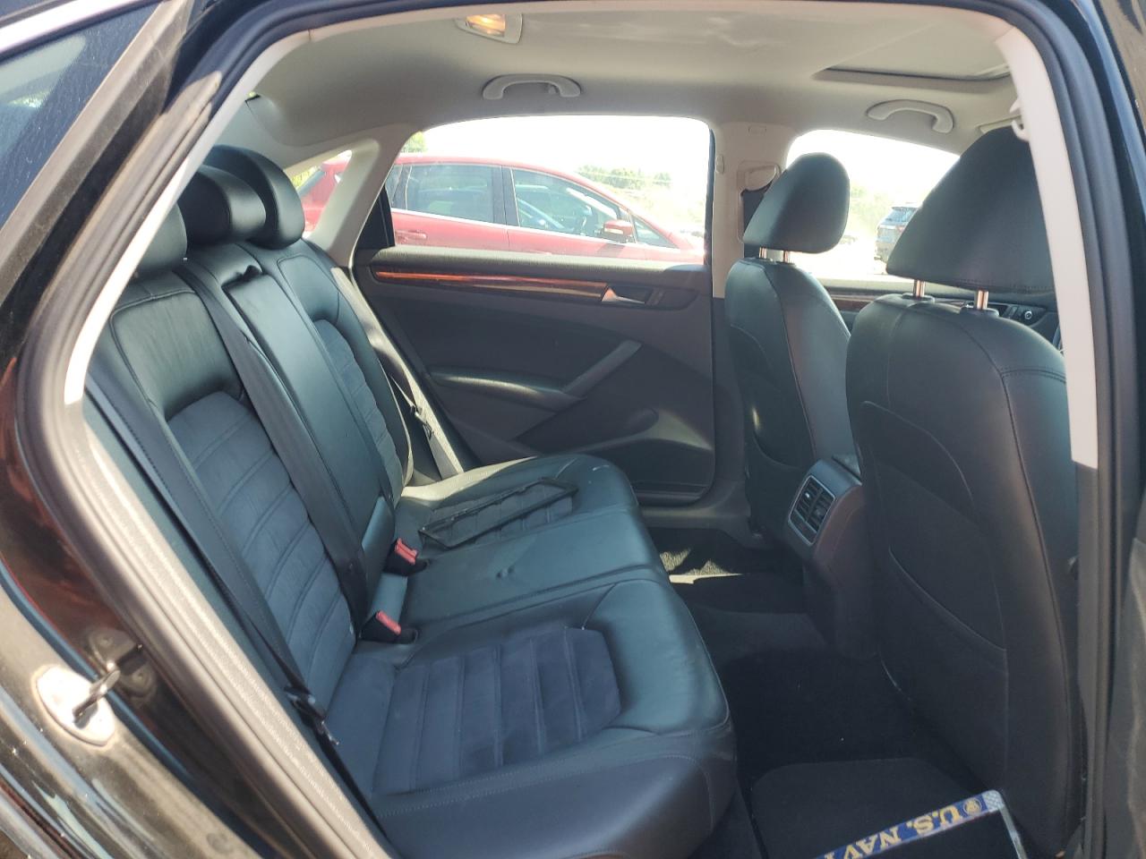 2013 Volkswagen Passat Sel VIN: 1VWCN7A33DC138813 Lot: 63376735