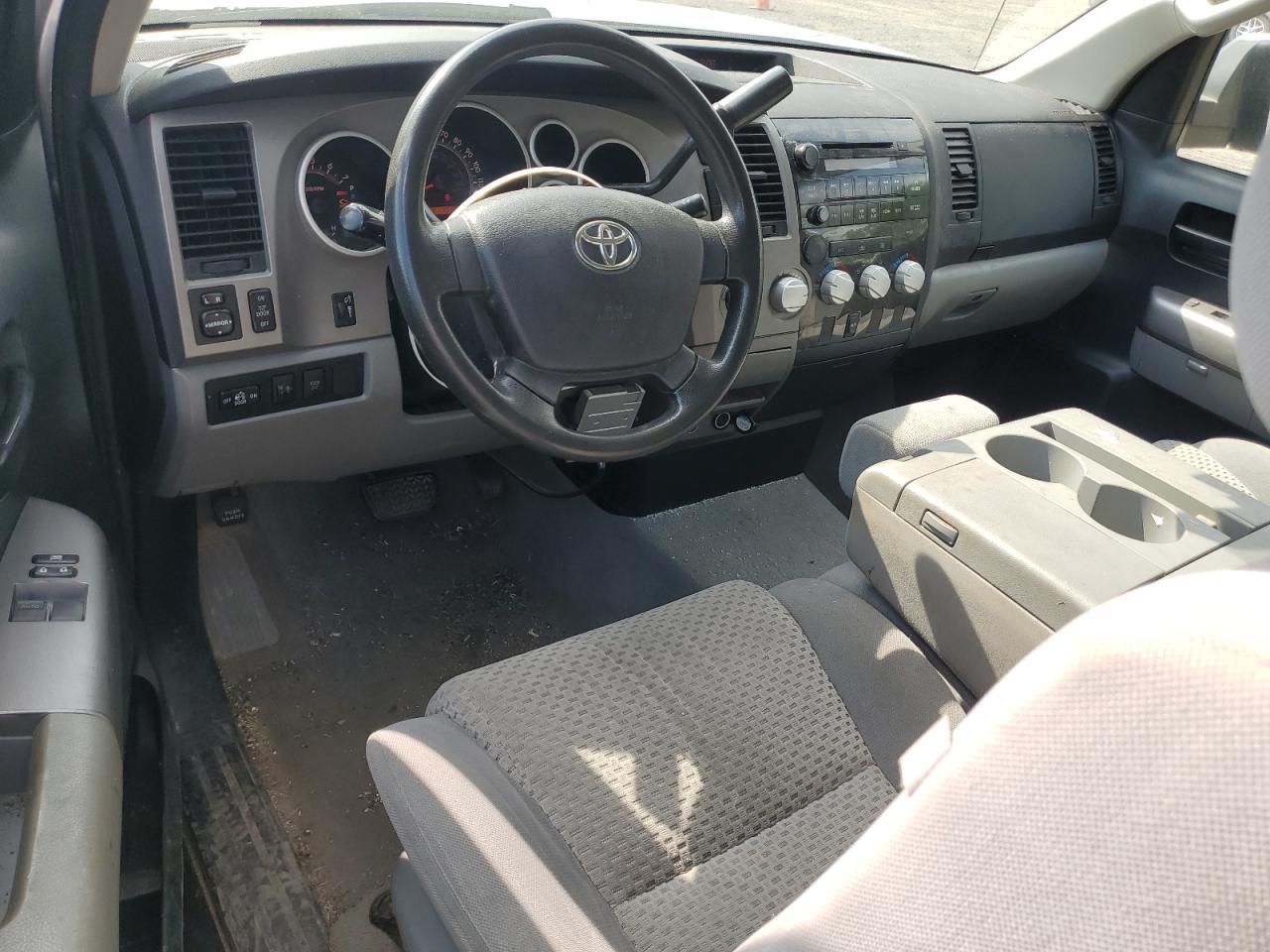 2010 Toyota Tundra VIN: 5TFMY5F13AX136588 Lot: 63271295