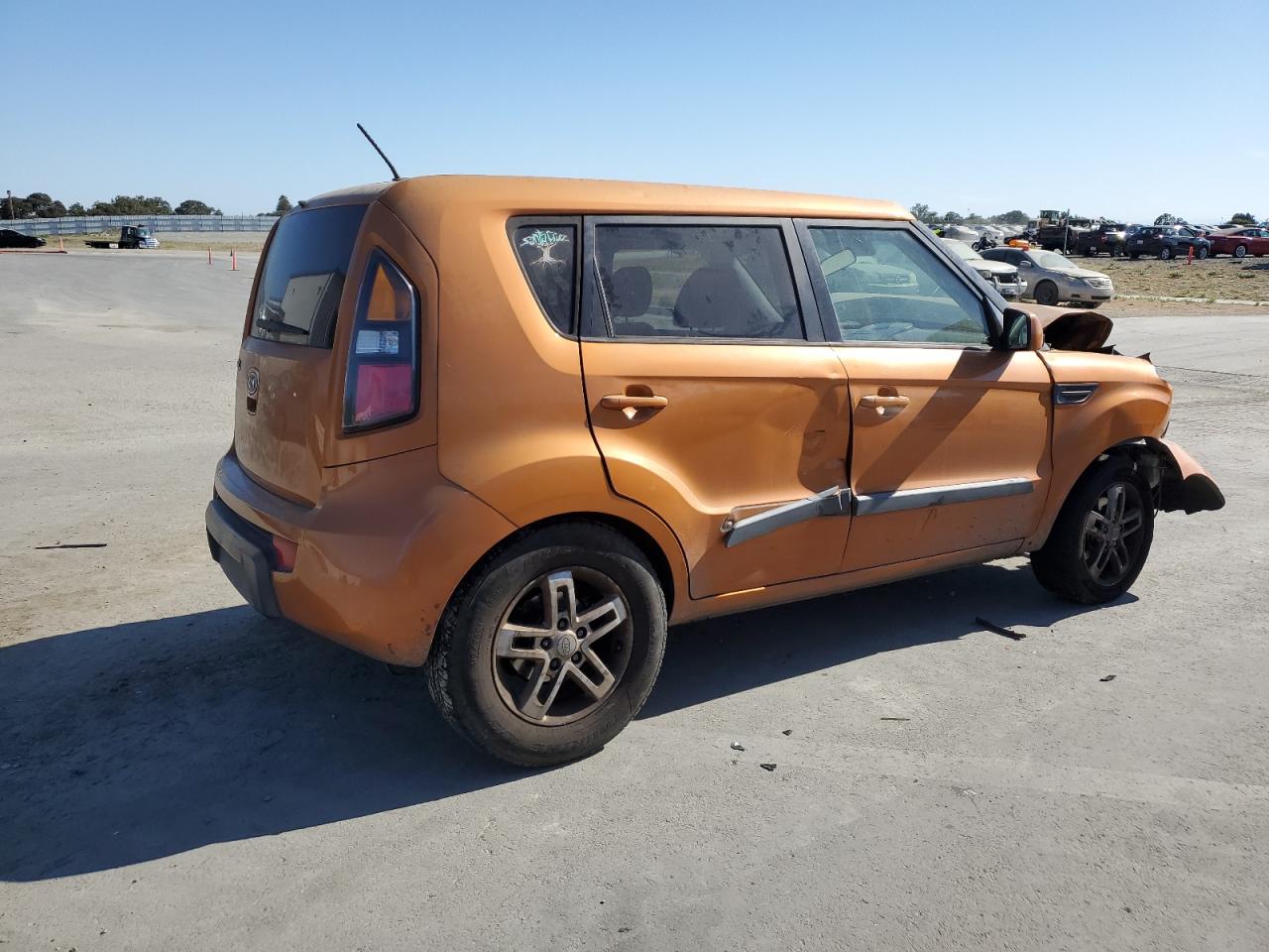 2011 Kia Soul + VIN: KNDJT2A29B7259071 Lot: 66334525