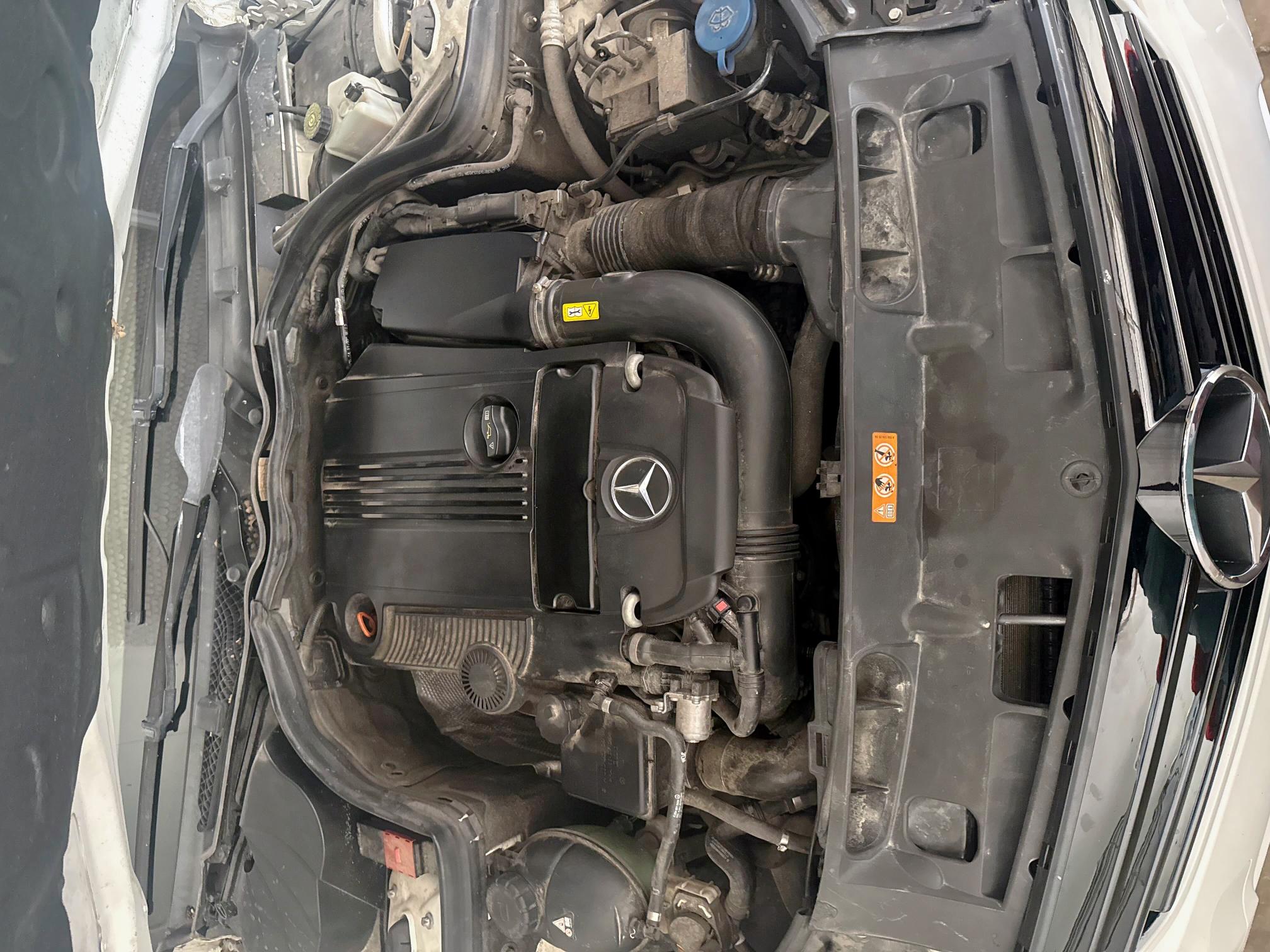 Coupet MERCEDES-BENZ C-CLASS 2013 Biały