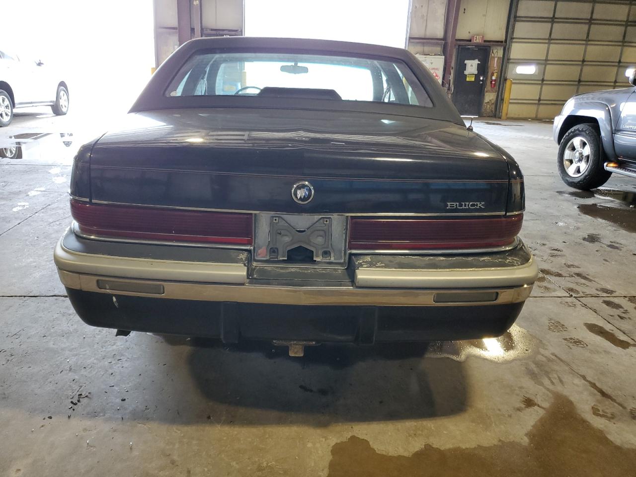 1994 Buick Roadmaster VIN: 1G4BN52P0RR424901 Lot: 62888885