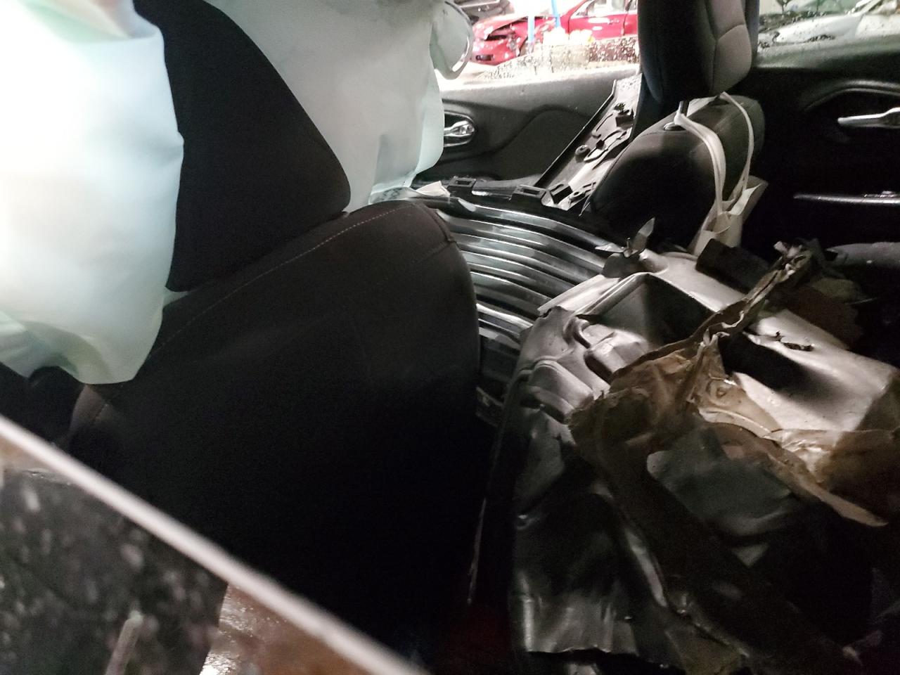 2015 Jeep Cherokee Latitude VIN: 1C4PJMCB7FW681036 Lot: 64071625