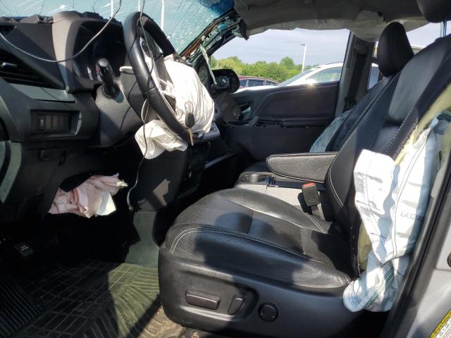  TOYOTA SIENNA 2015 Srebrny