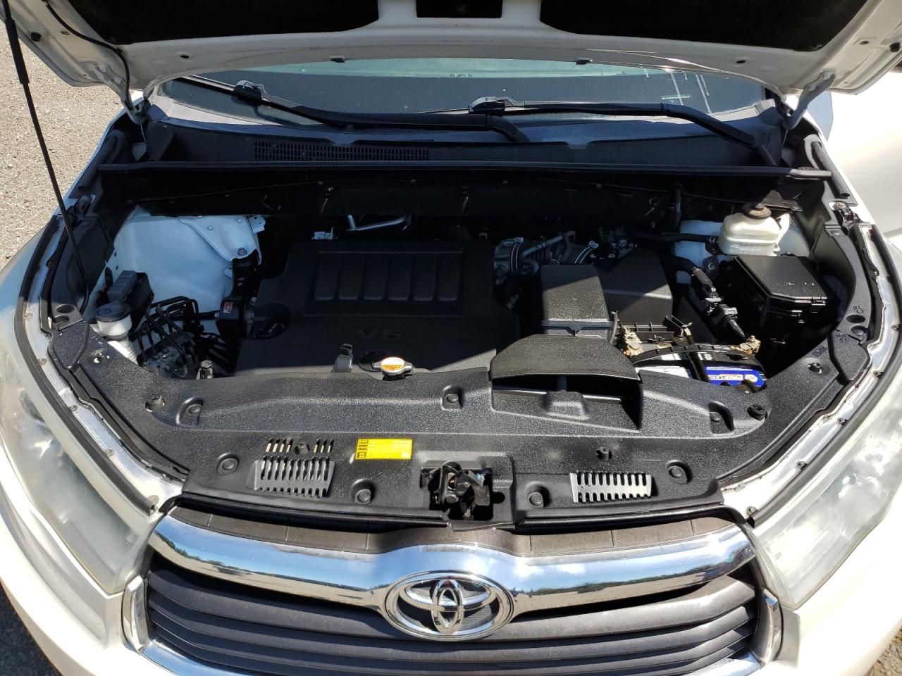 2016 Toyota Highlander Le VIN: 5TDBKRFH2GS323378 Lot: 64506135