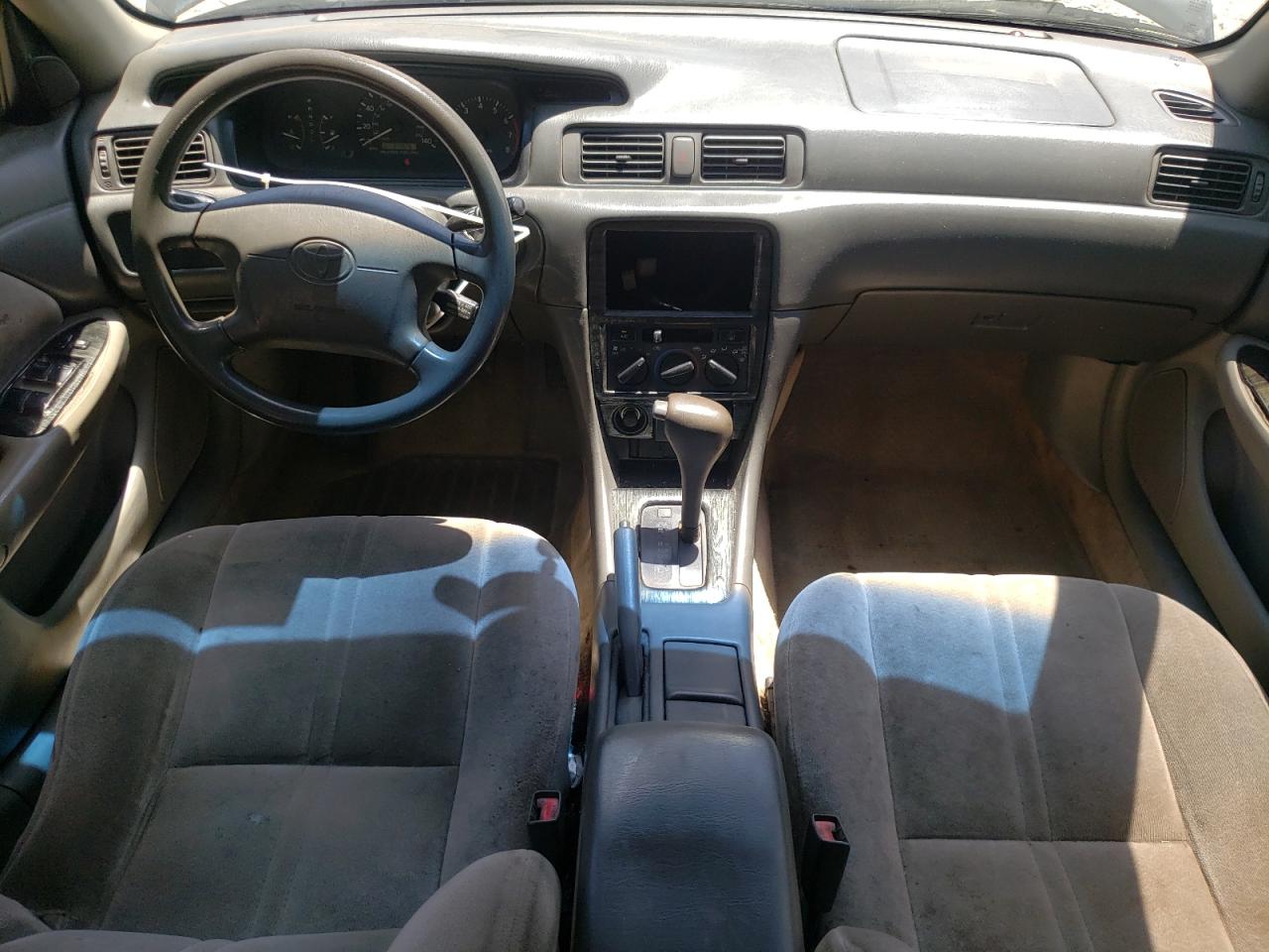 1999 Toyota Camry Le VIN: 4T1BF28K2XU085561 Lot: 64436255