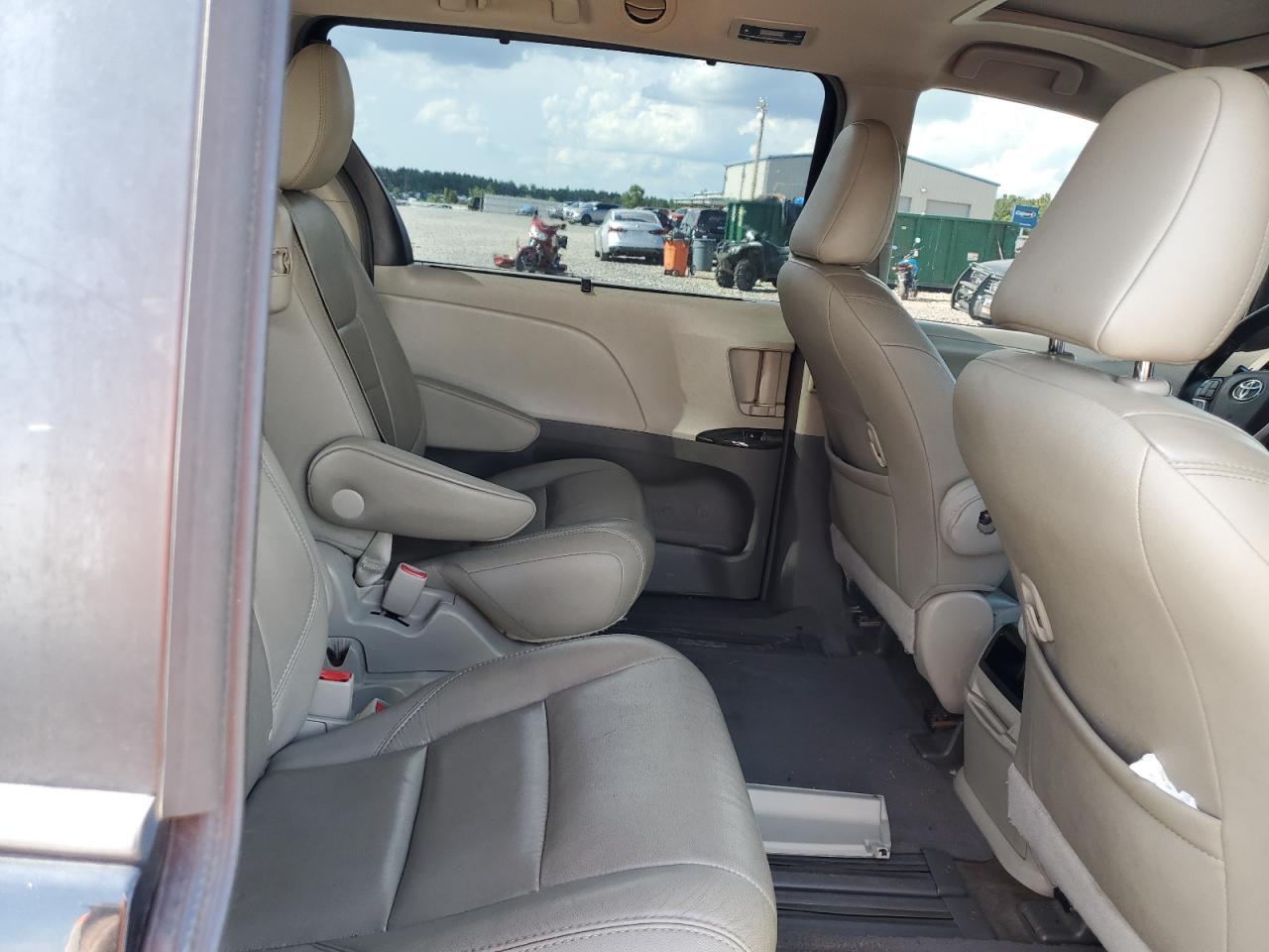 2015 Toyota Sienna Xle VIN: 5TDYK3DC6FS558752 Lot: 63238445