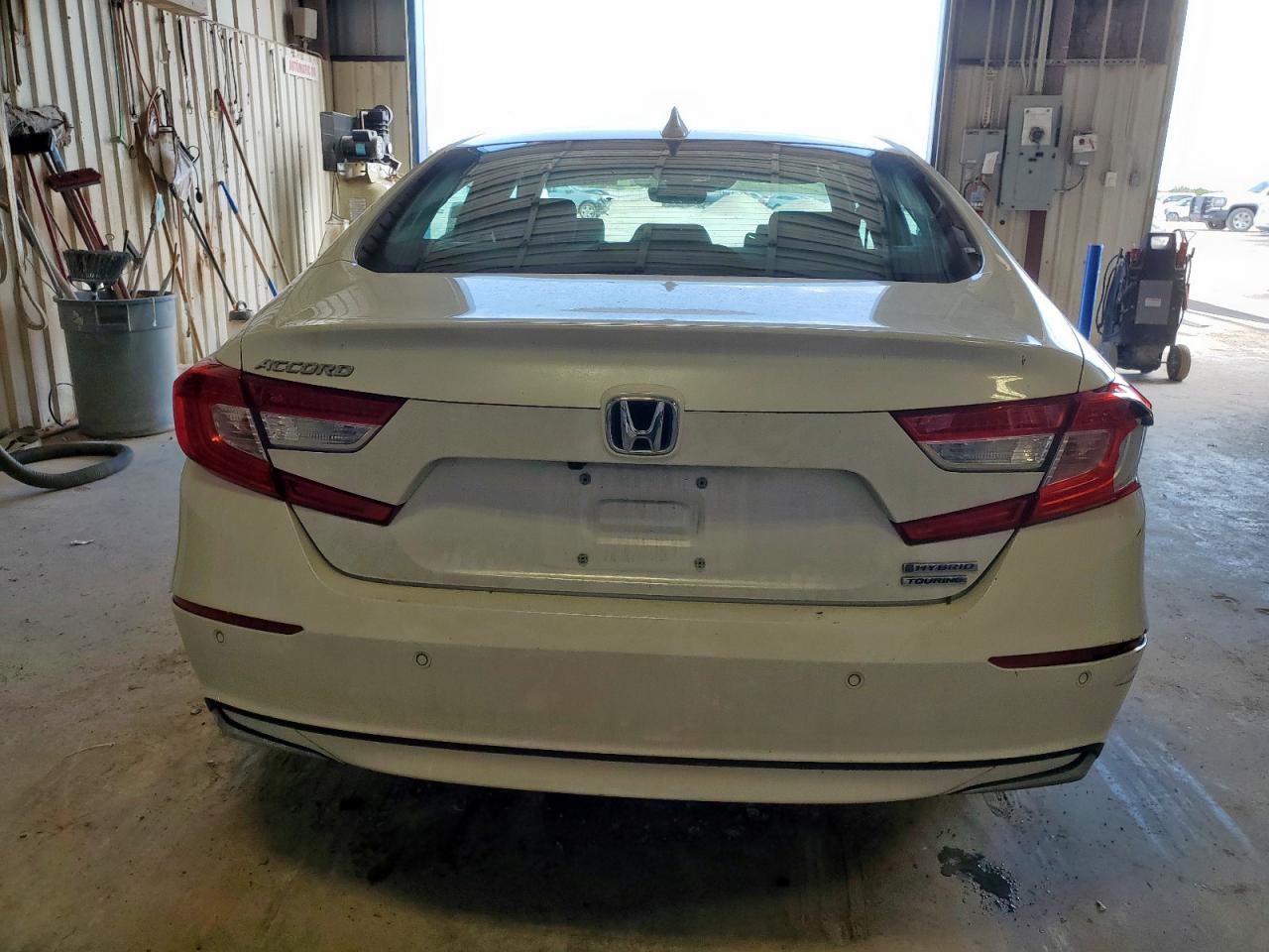 2022 Honda Accord Touring Hybrid VIN: 1HGCV3F93NA019926 Lot: 64770085