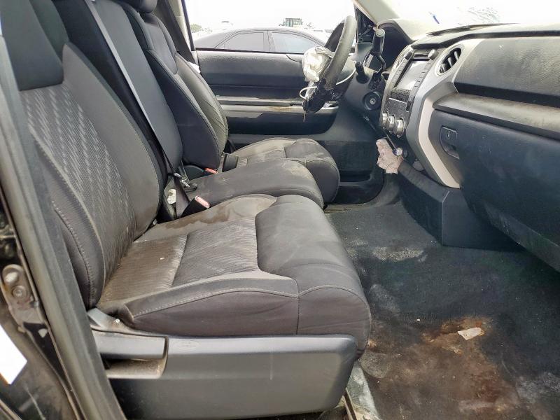  TOYOTA TUNDRA 2018 Czarny