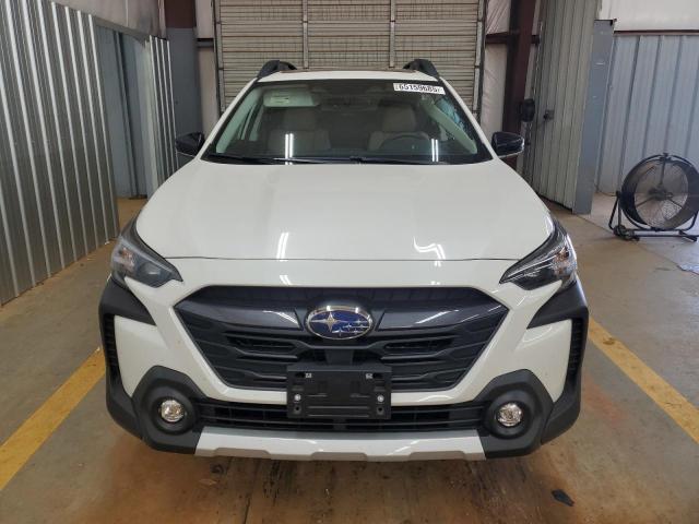  SUBARU OUTBACK 2024 White