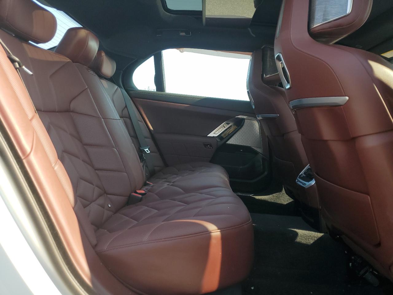 2024 BMW 760 Xi VIN: WBA33EJ05RCR10400 Lot: 65119055