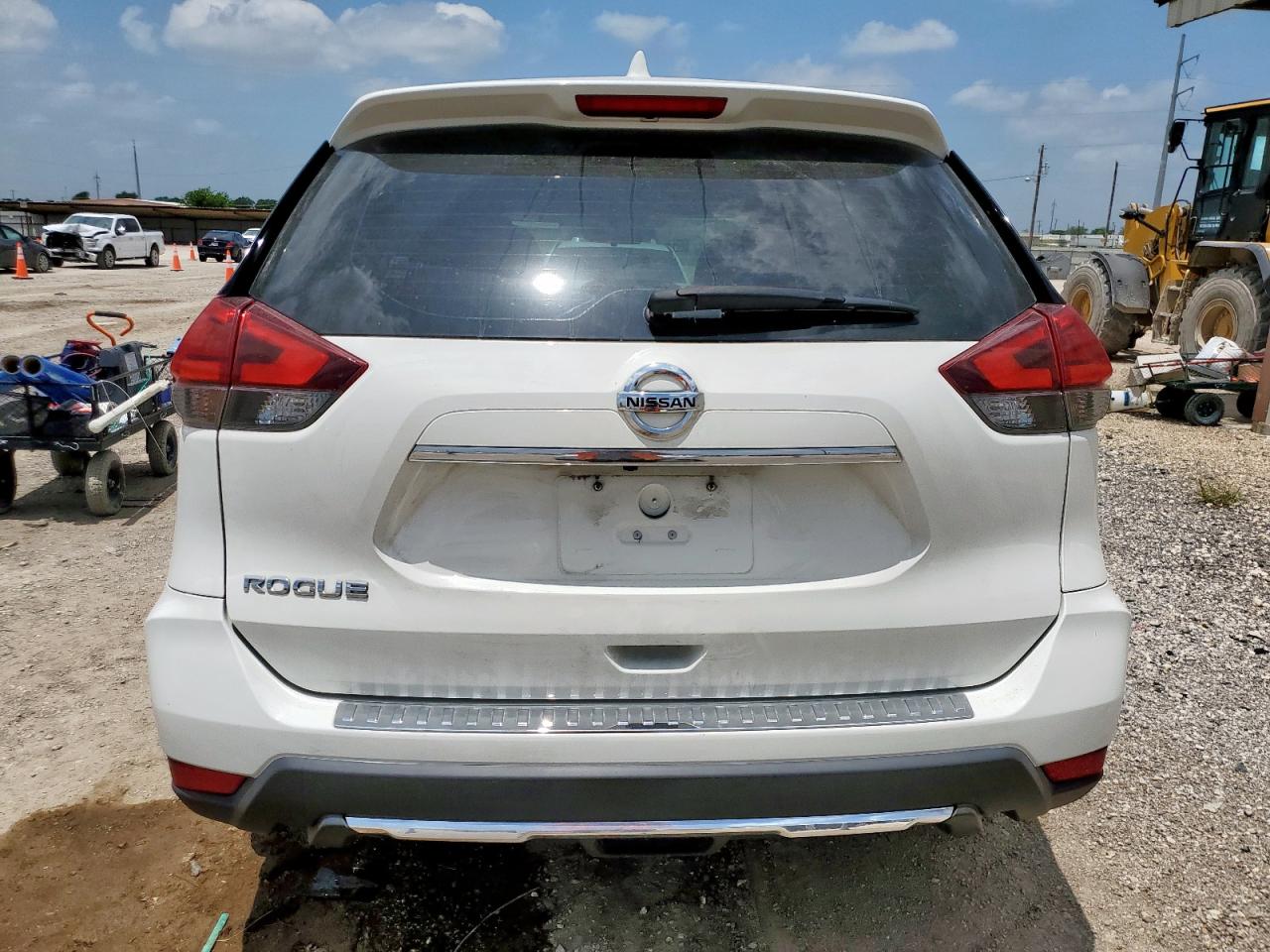 2017 Nissan Rogue S VIN: JN8AT2MT9HW137768 Lot: 64882785
