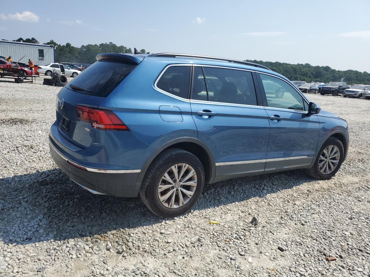 2018 Volkswagen Tiguan Se blue null gas 3VV3B7AX7JM076472 photo #4