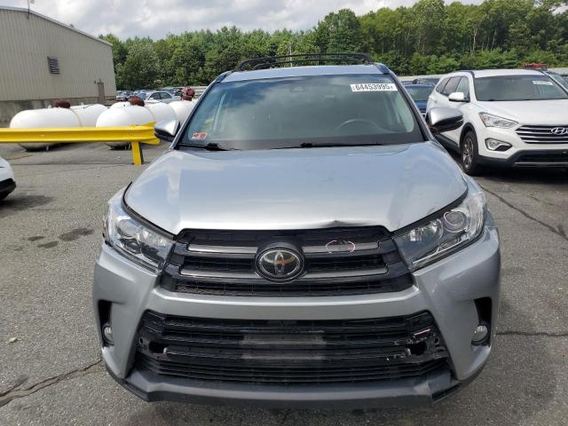  TOYOTA HIGHLANDER 2018 Серебристый