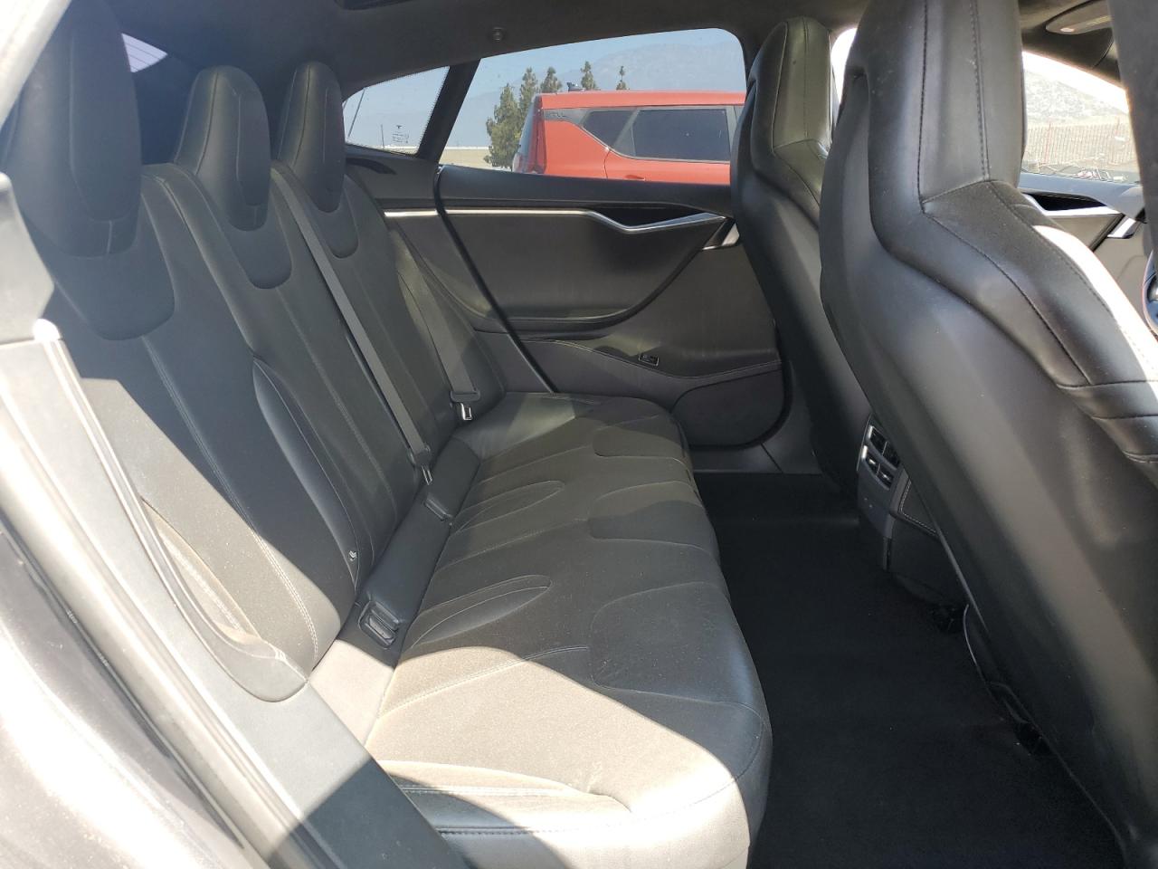 2016 Tesla Model S VIN: 5YJSA1E18GF158255 Lot: 62953255