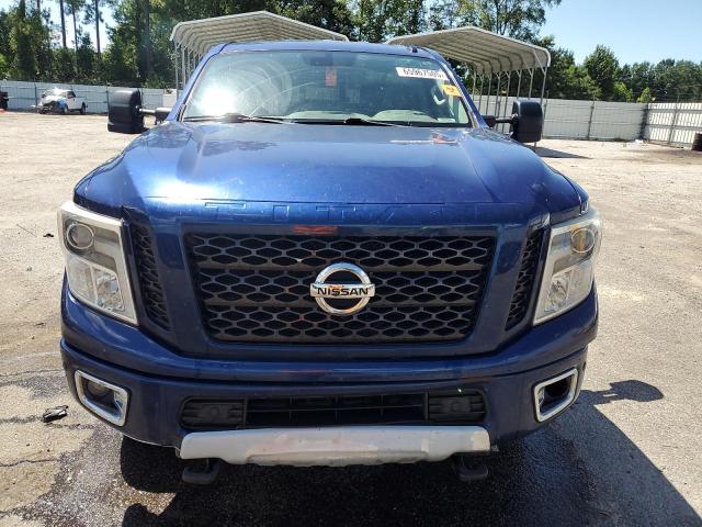  NISSAN TITAN 2017 Синий