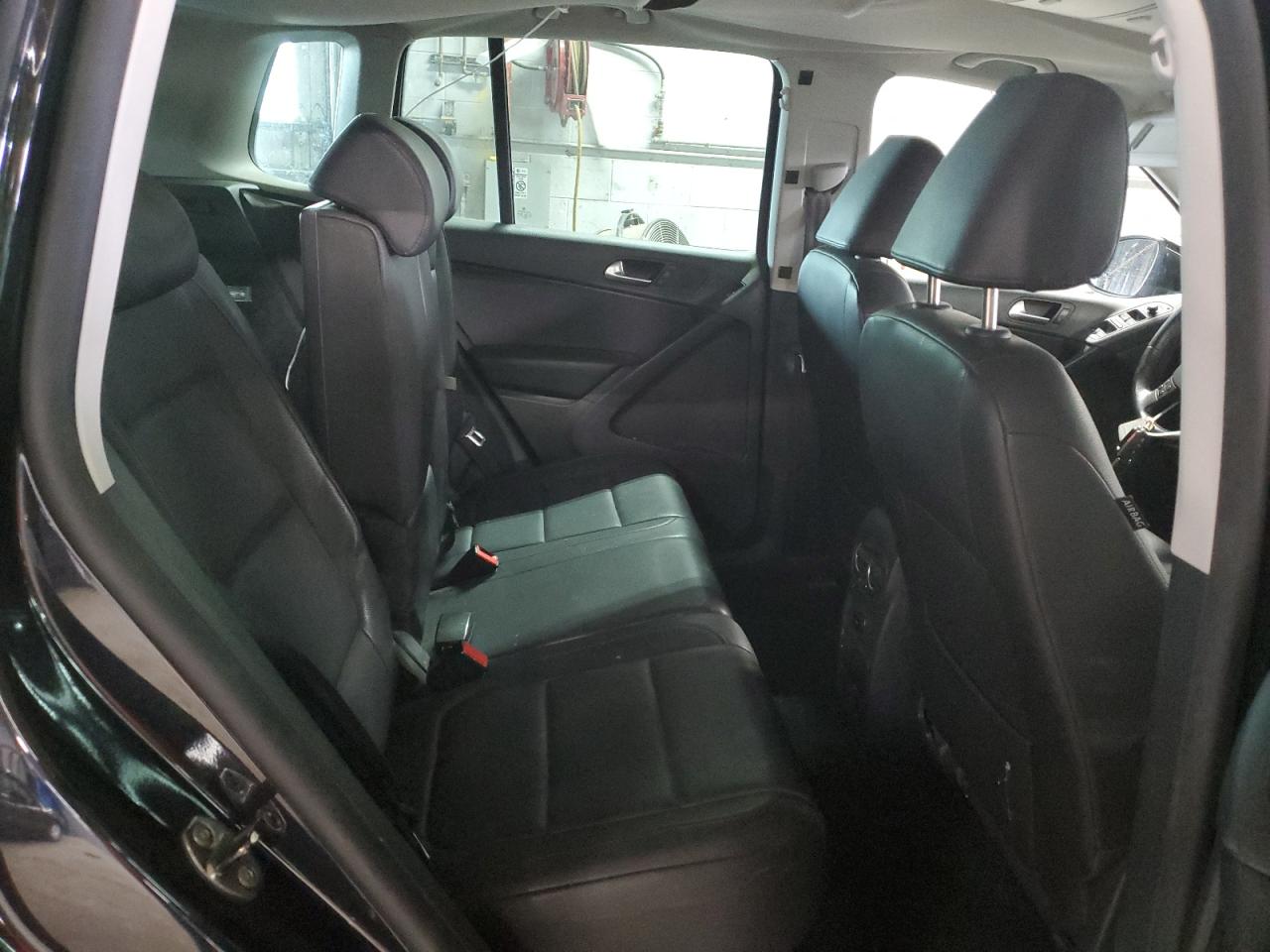 2010 Volkswagen Tiguan S VIN: WVGAV7AX7AW523360 Lot: 65337255