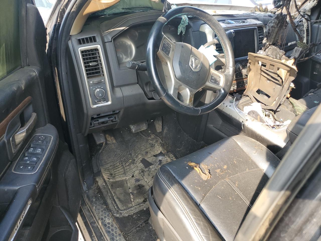 2018 Ram 2500 Laramie VIN: 3C6UR5FL3JG193951 Lot: 66851595