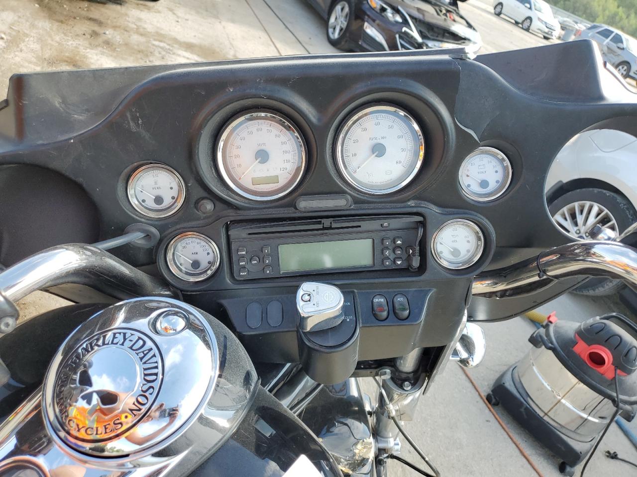 2011 Harley-Davidson Flhx VIN: 1HD1KBM13BB606184 Lot: 62921795