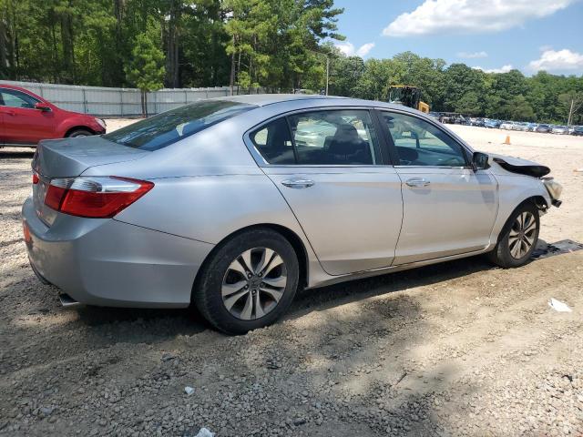 Sedans HONDA ACCORD 2015 Srebrny
