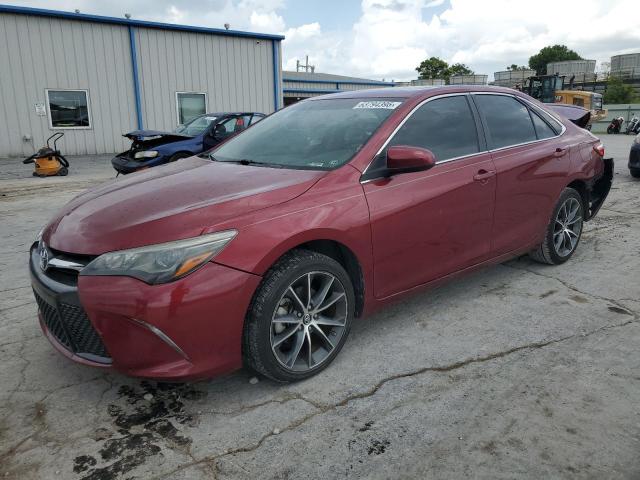  TOYOTA CAMRY 2015 Czerwony