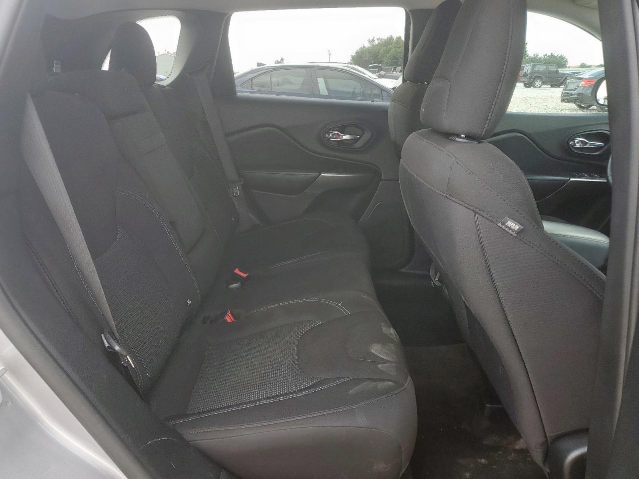 2019 Jeep Cherokee Latitude VIN: 1C4PJLCB3KD164896 Lot: 64172205