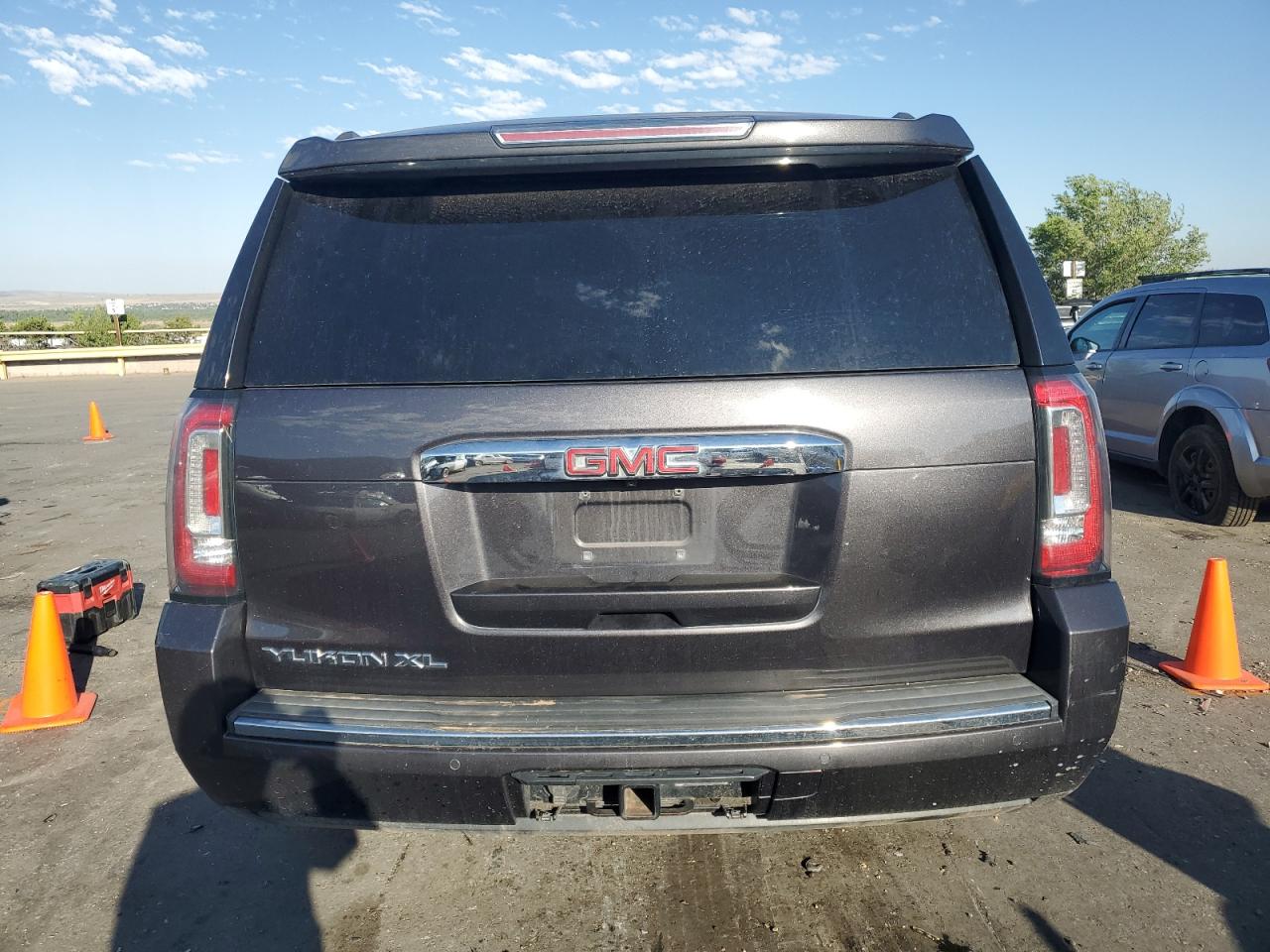 2016 GMC Yukon Xl Denali VIN: 1GKS2HKJ5GR438515 Lot: 64215465