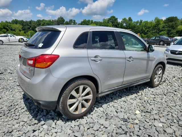 Паркетники MITSUBISHI OUTLANDER 2015 Серебристый