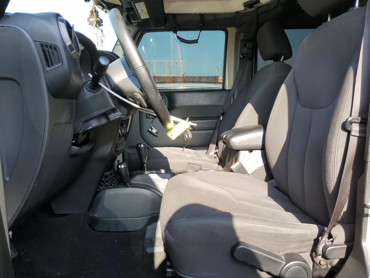2018 Jeep Wrangler Unlimited Sport VIN: 1C4BJWDG8JL907613 Lot: 64982705