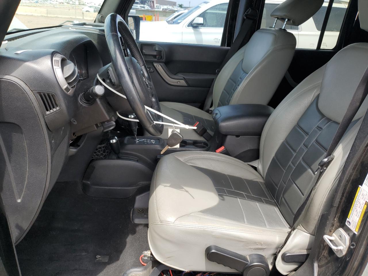 2013 Jeep Wrangler Unlimited Sport VIN: 1C4HJWDG2DL513667 Lot: 64634895