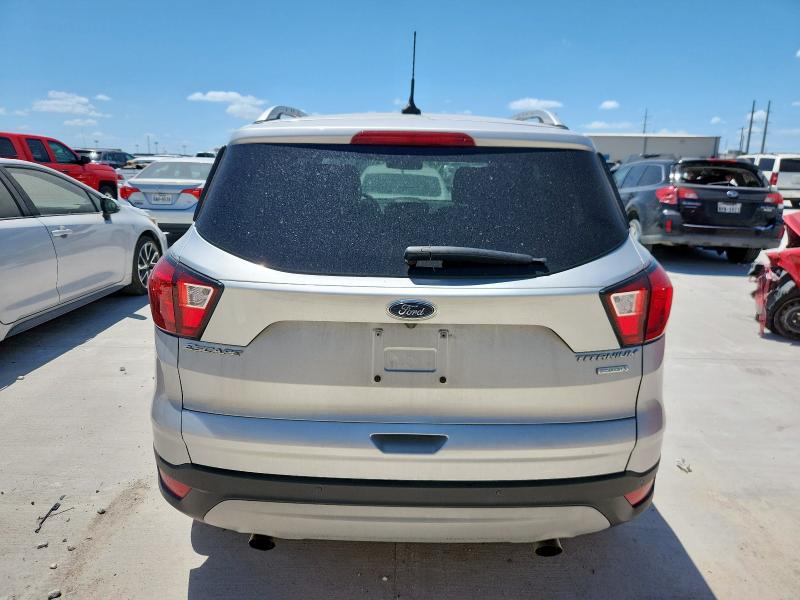 FORD ESCAPE 2019 Серебристый