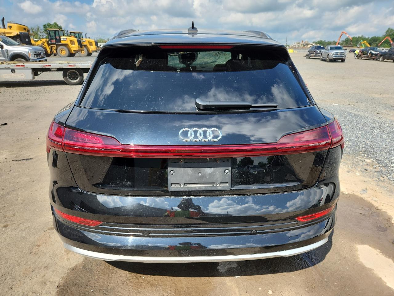 2019 Audi E-Tron Premium Plus VIN: WA1LAAGE2KB009902 Lot: 64760245