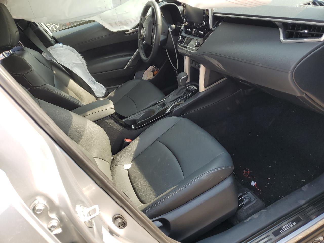 2022 Toyota Corolla Cross Xle VIN: 7MUDAABG9NV021017 Lot: 66562555