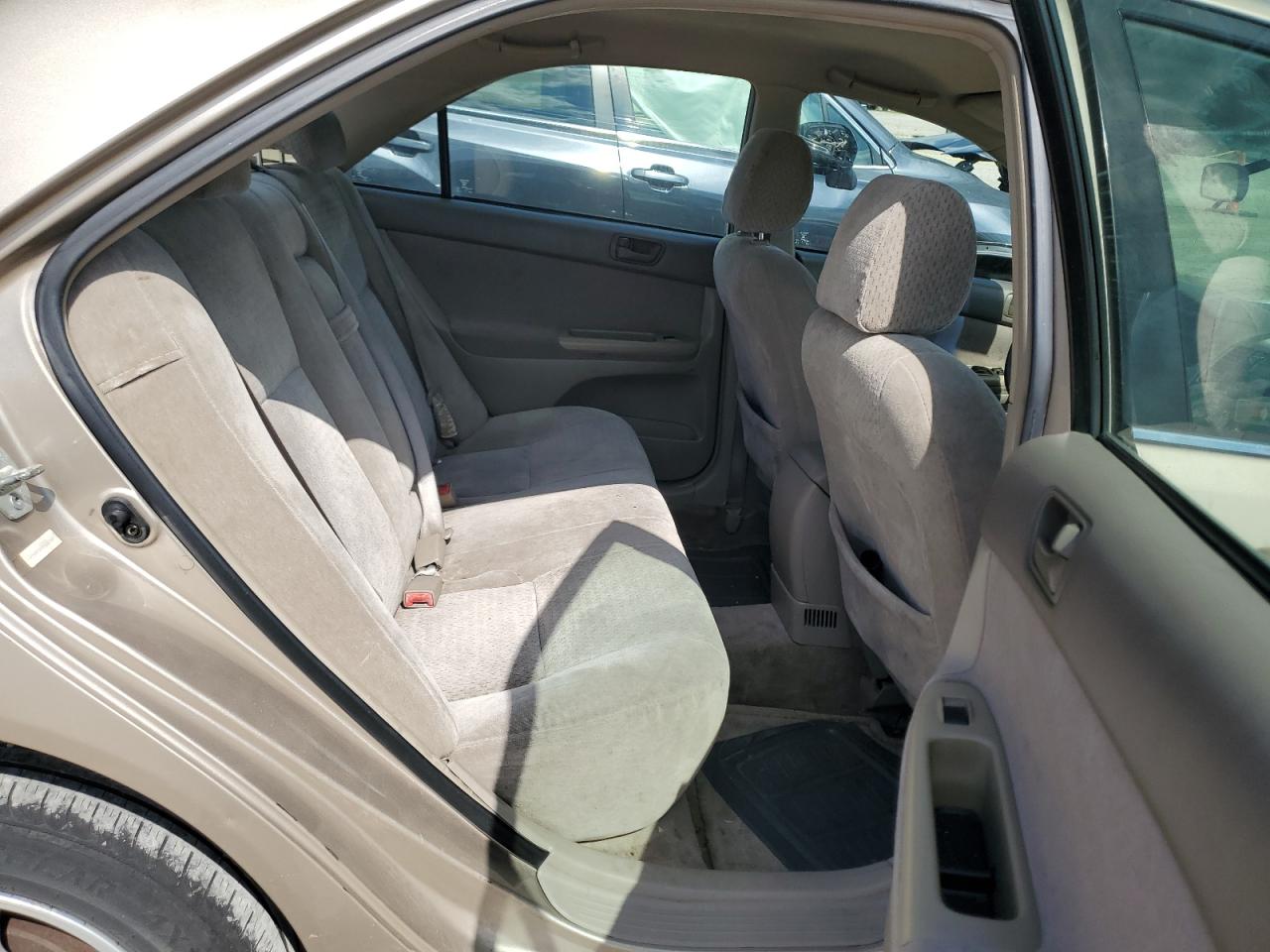 2002 Toyota Camry Le VIN: 4T1BE32KX2U110765 Lot: 63864975