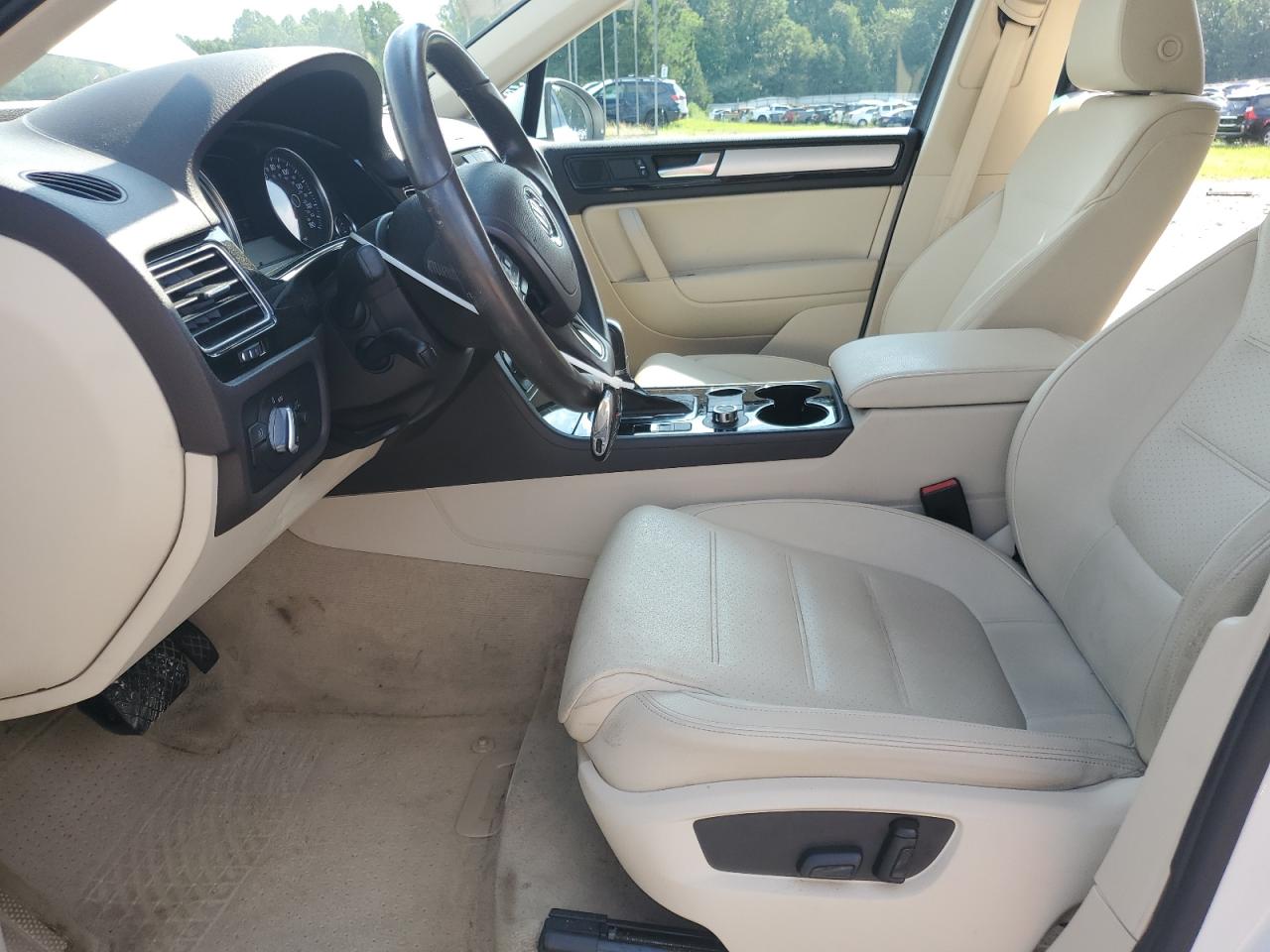 2013 Volkswagen Touareg V6 VIN: WVGEF9BP0DD003607 Lot: 64362325