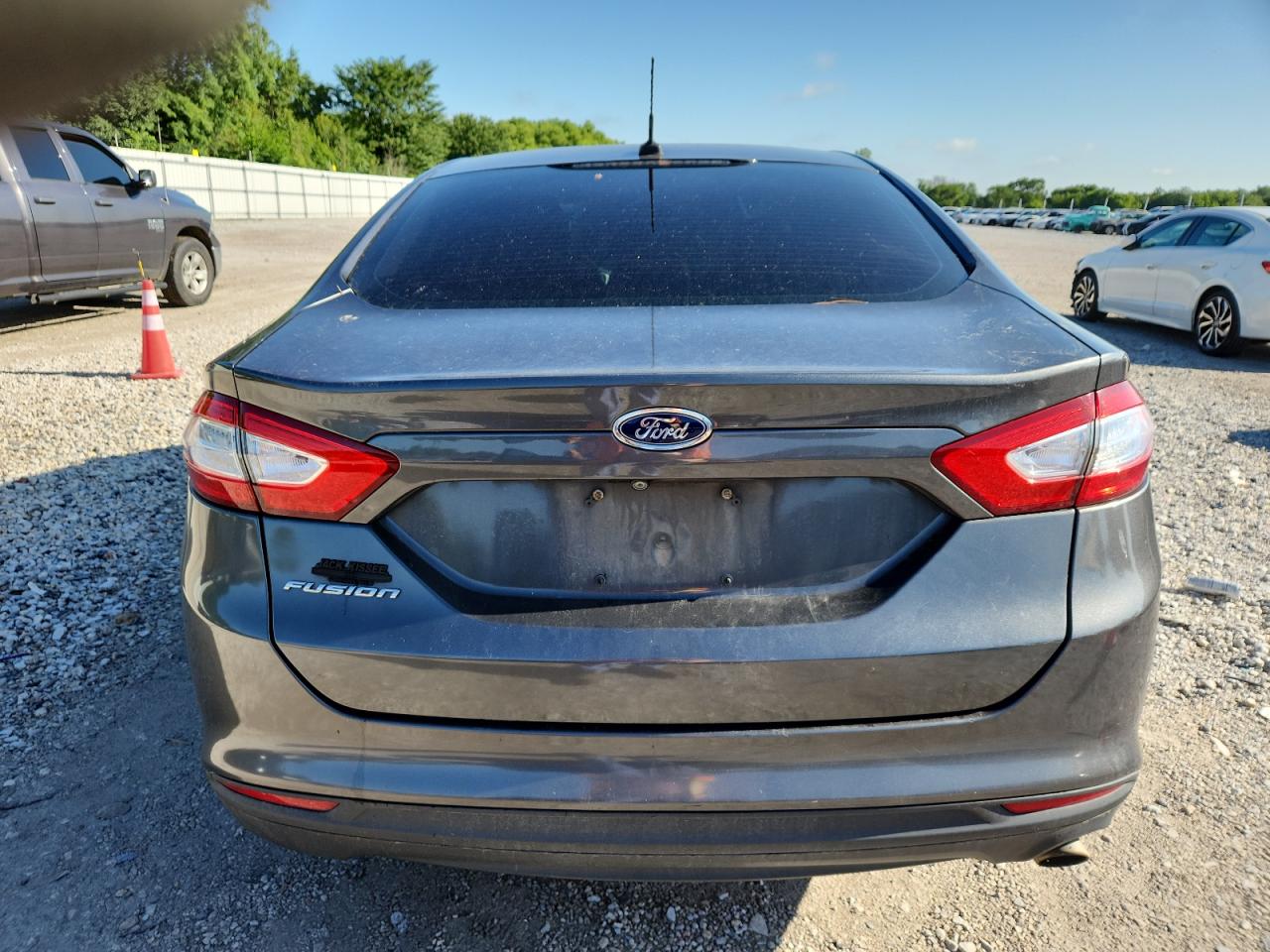 2015 Ford Fusion S VIN: 3FA6P0G73FR104473 Lot: 84616625